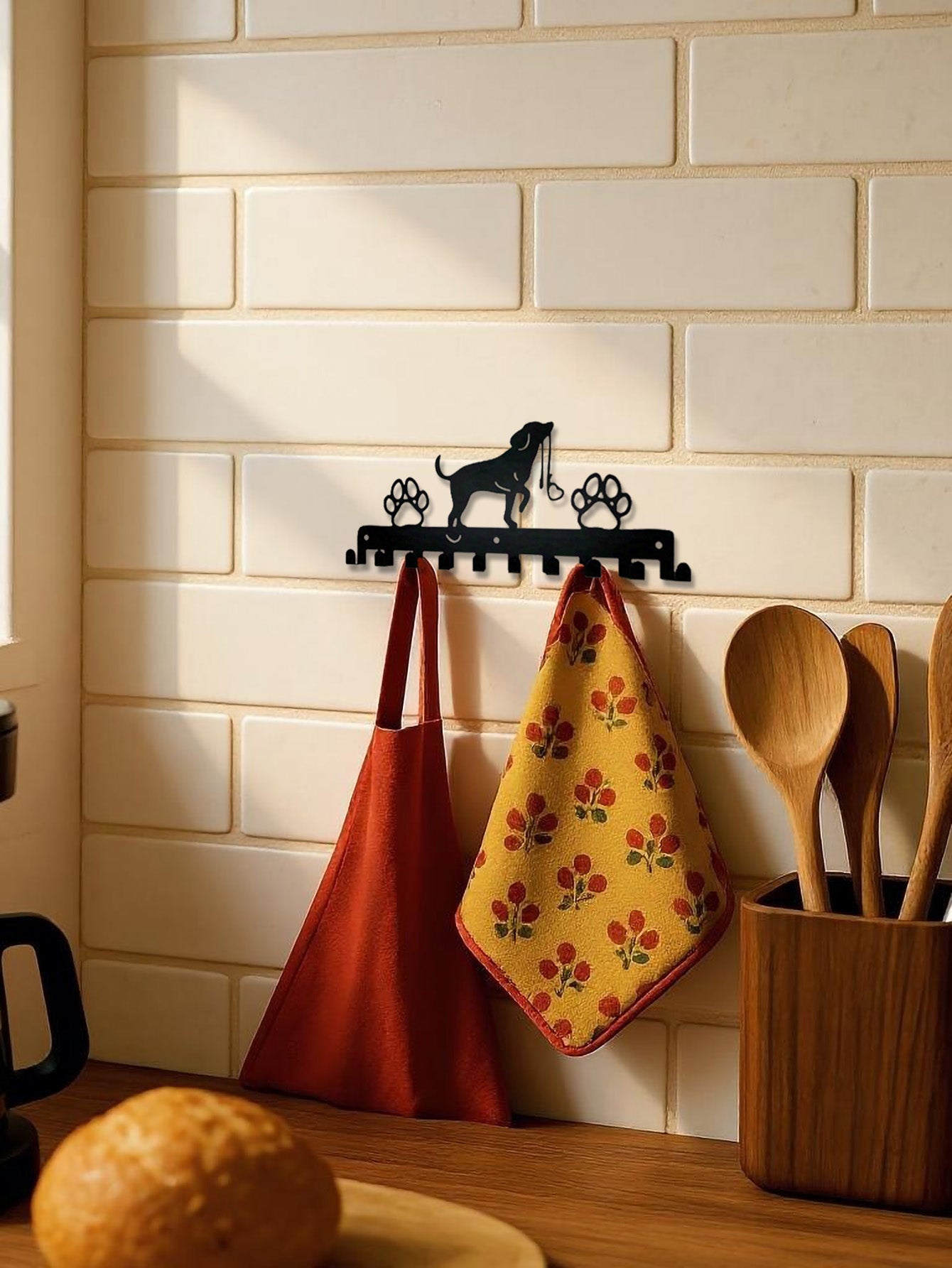 Rustic Paw™ Farmhouse Wall Sanctuary - Wooden Key & Leash Holder